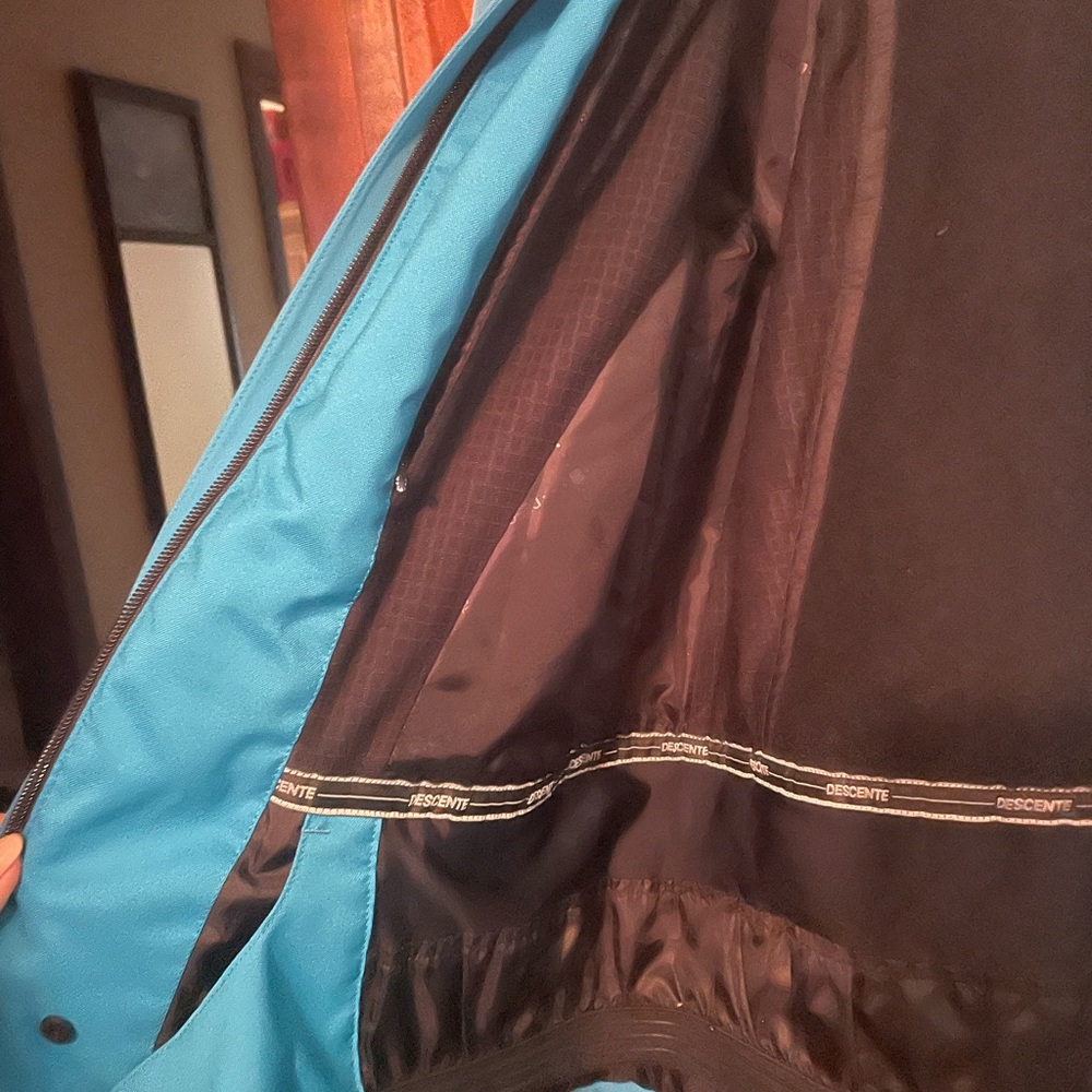 Descente Ladies sz 12 ski jacket and soft shell pants